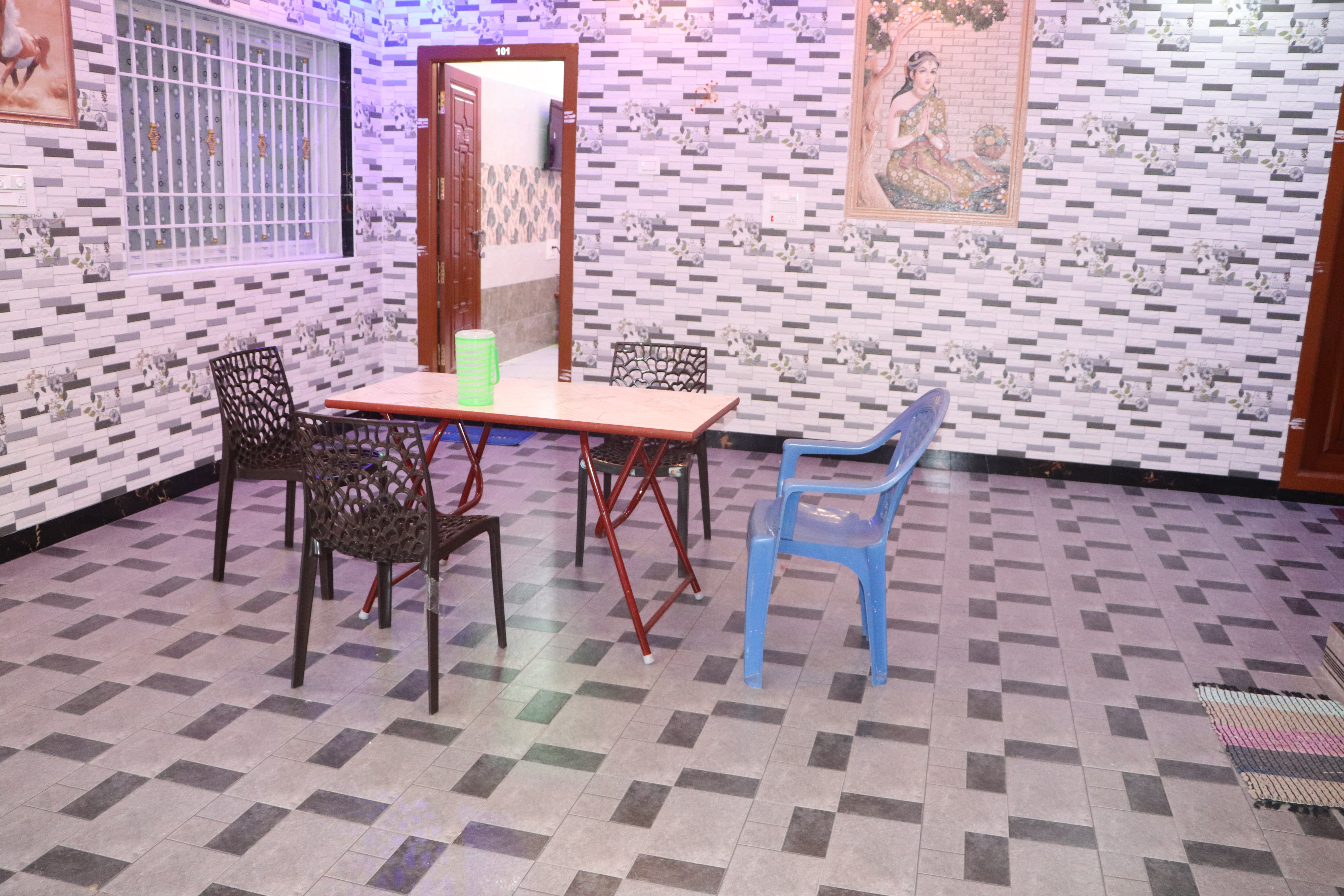 Riverfront Suite - Image 2